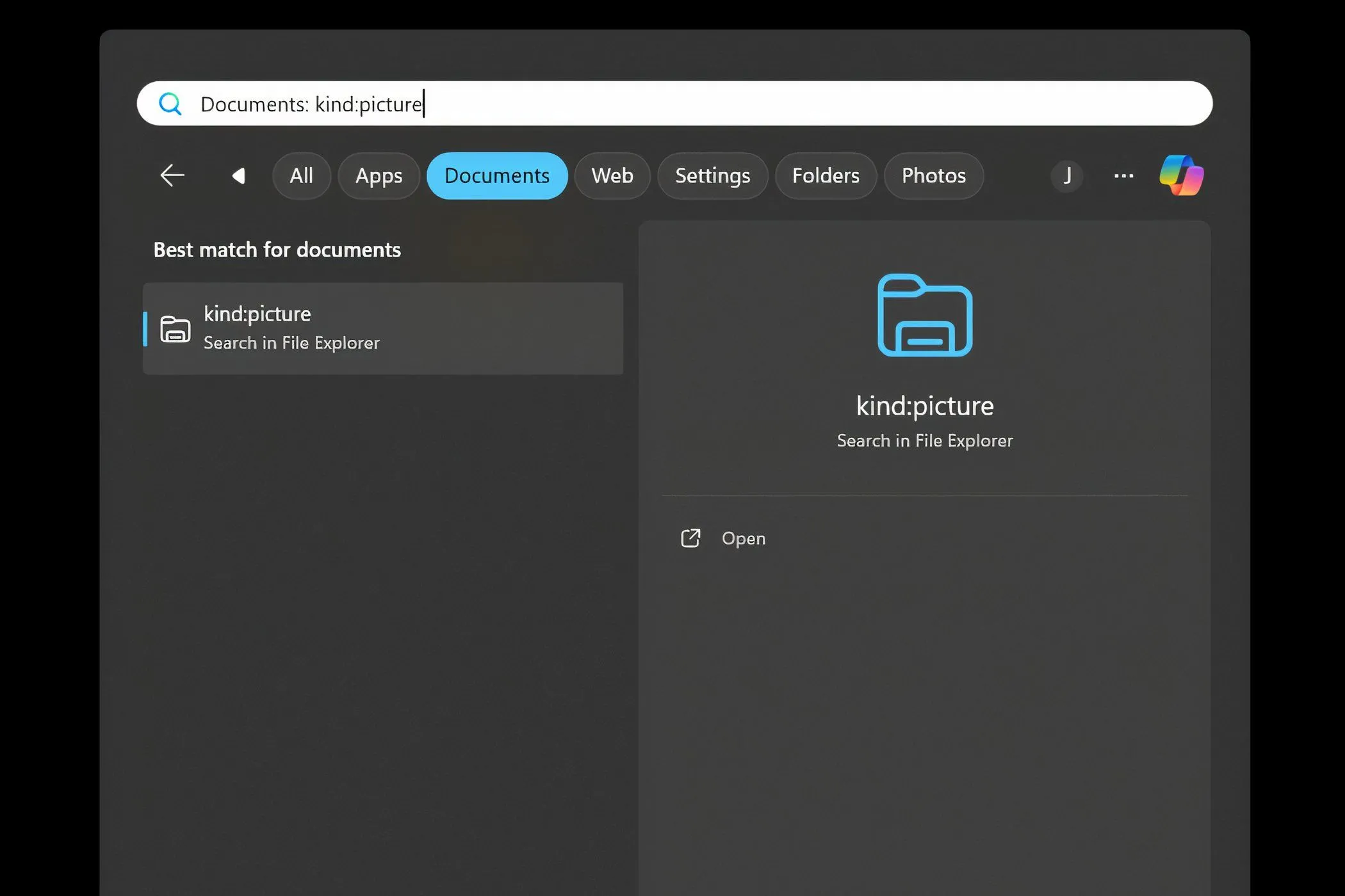Áp dụng bộ lọc loại tệp (kind filter) để tìm kiếm hình ảnh trên Windows File Explorer