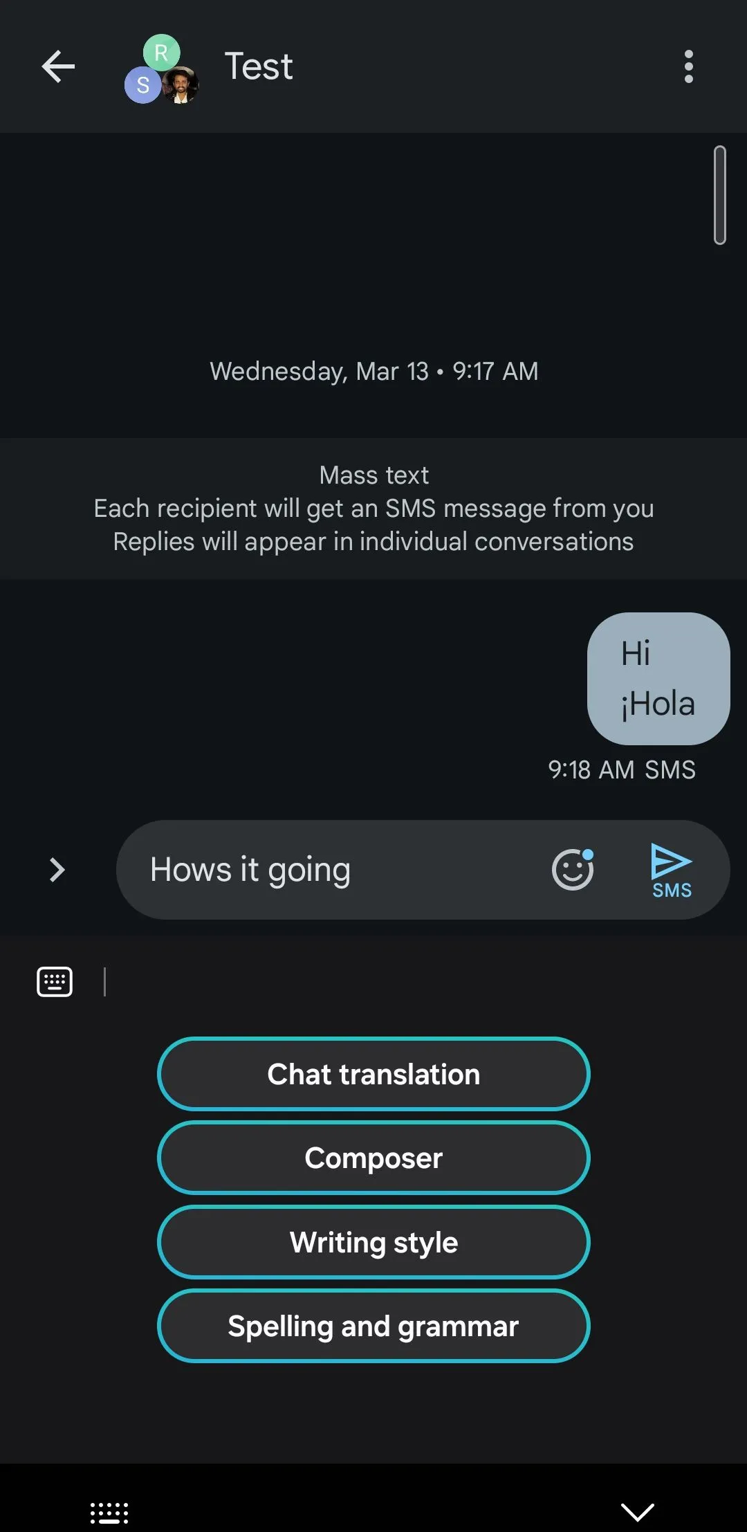 Bàn phím Samsung hiển thị tính năng Chat Assist, bao gồm sửa lỗi ngữ pháp và gợi ý tin nhắn thông minh