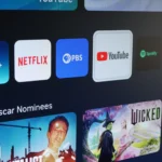 Biểu tượng YouTube trên màn hình TV Samsung