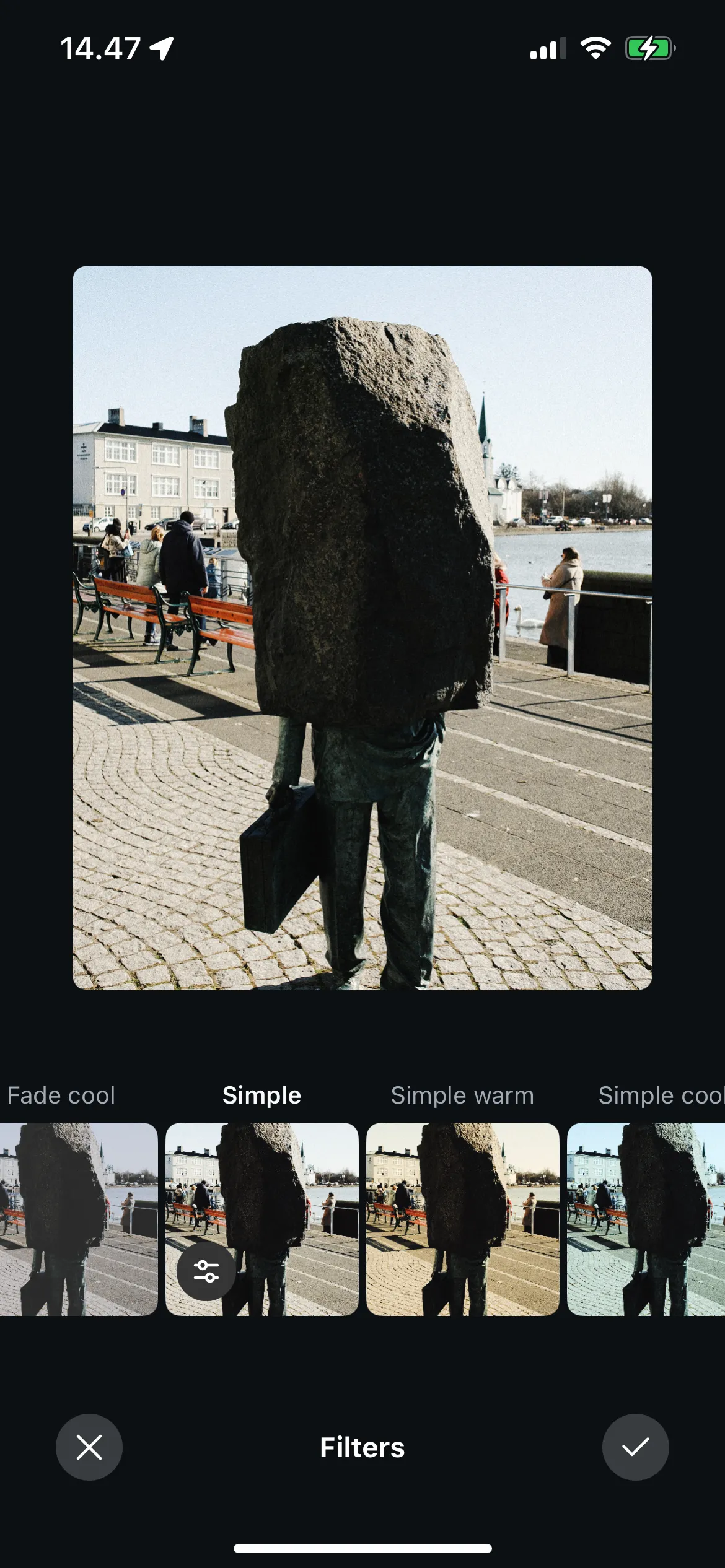 Bộ lọc Simple được áp dụng trên ảnh selfie Instagram tăng độ tương phản và độ sáng nhẹ