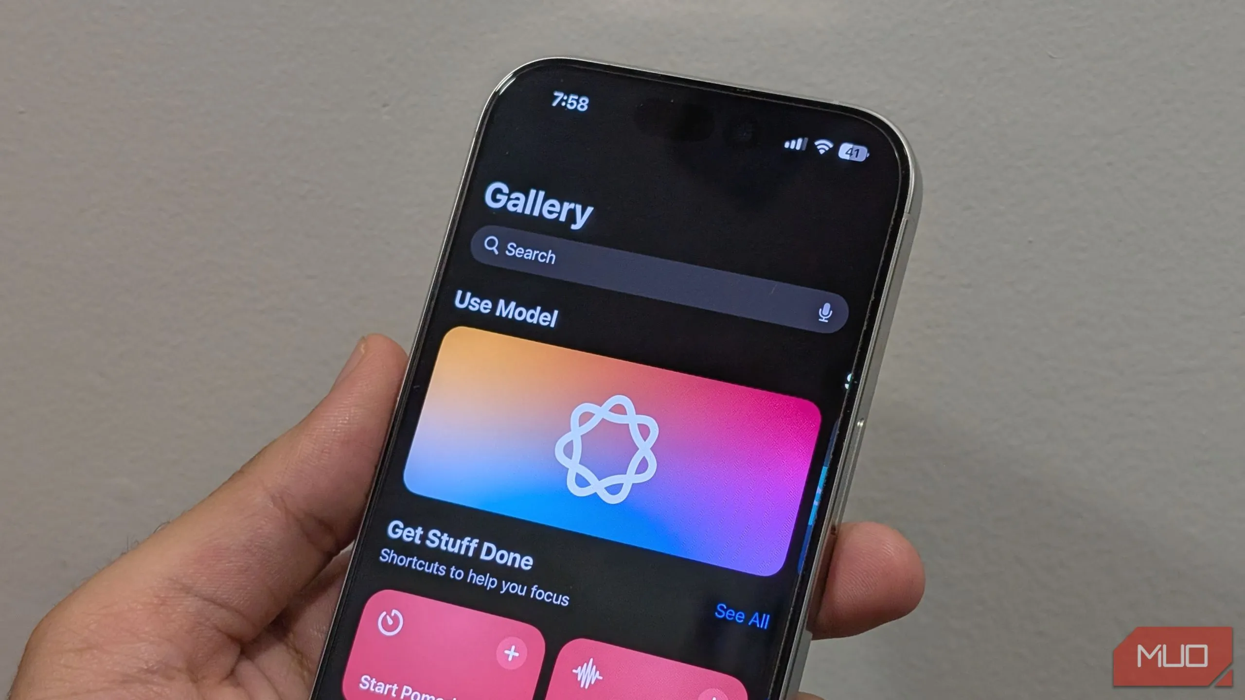 Các phím tắt AI mới trong iOS 26, hiển thị các tùy chọn tạo ảnh và tóm tắt văn bản