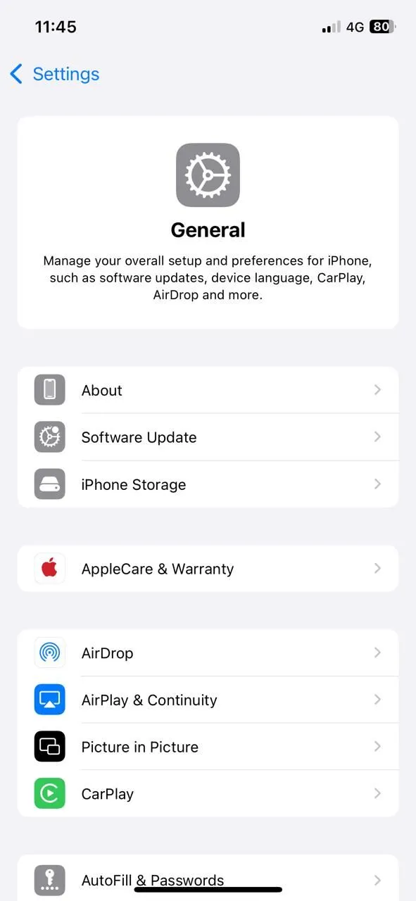 Cài đặt Chung trên iPhone, bao gồm tùy chọn Cập nhật phần mềm