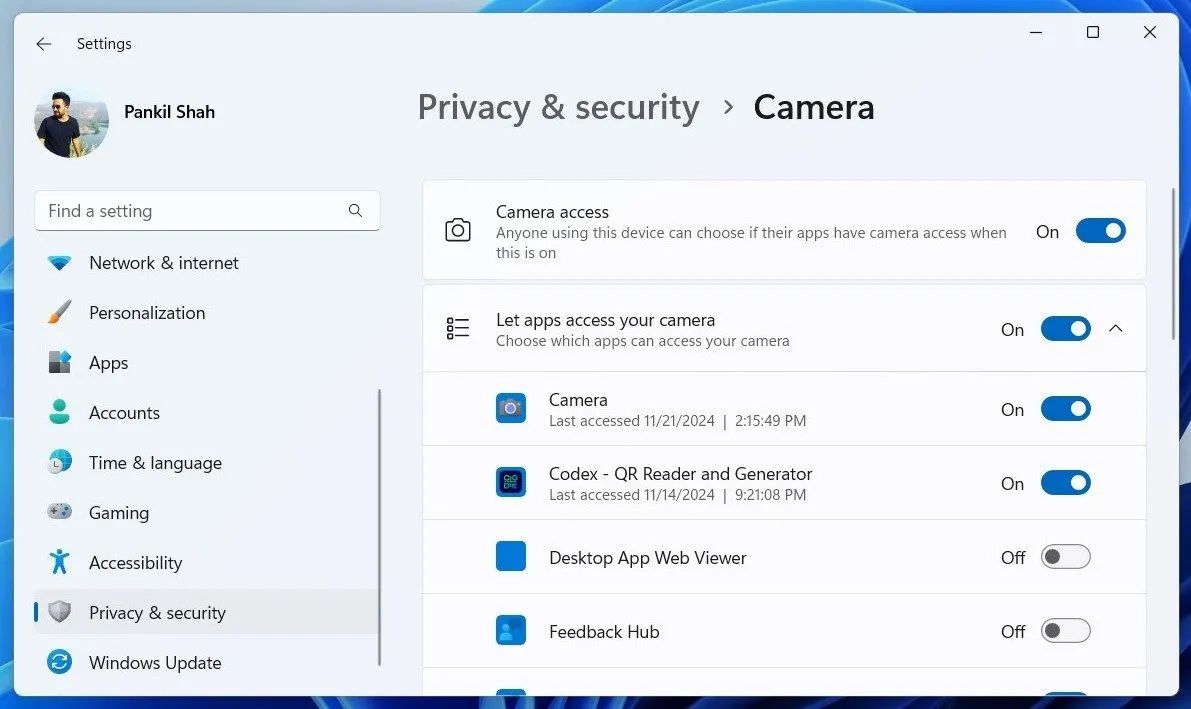 Cài đặt quyền truy cập camera cho ứng dụng trong Windows 11, giúp người dùng quản lý và chặn các ứng dụng đáng ngờ truy cập webcam để bảo vệ quyền riêng tư.