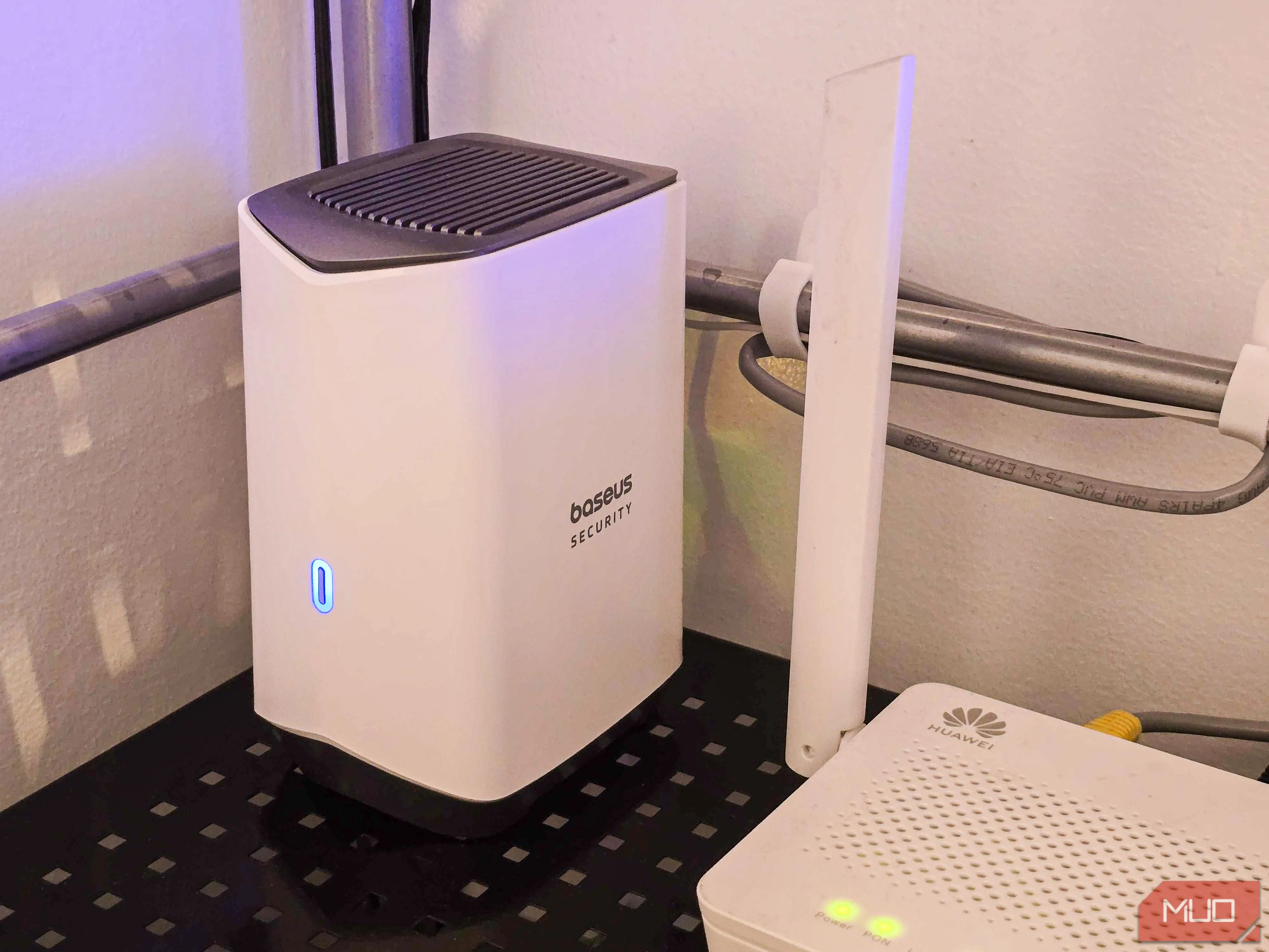 Cài đặt trạm gốc Baseus S1 Pro HomeStation, kết nối ổ cứng và cáp mạng