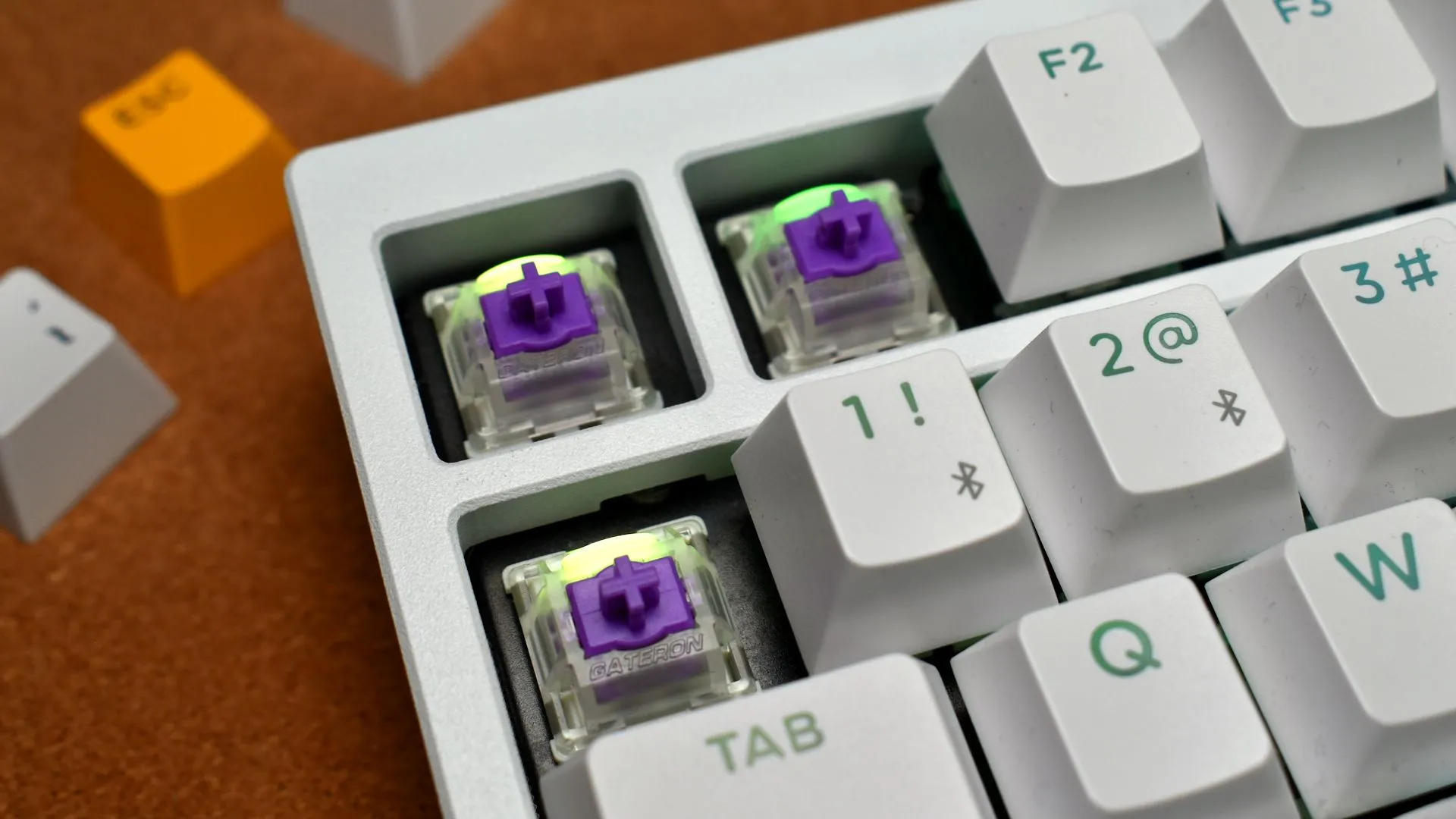 Cận cảnh các switch từ tính Gateron trên bàn phím Lemokey P1 HE