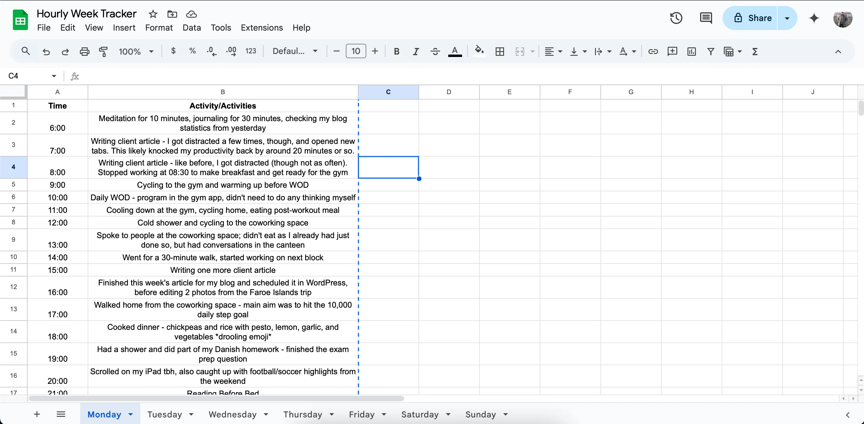 Chụp màn hình ứng dụng Google Sheets hiển thị nhật ký buổi sáng thứ Hai với các cột Thời gian và Hoạt động