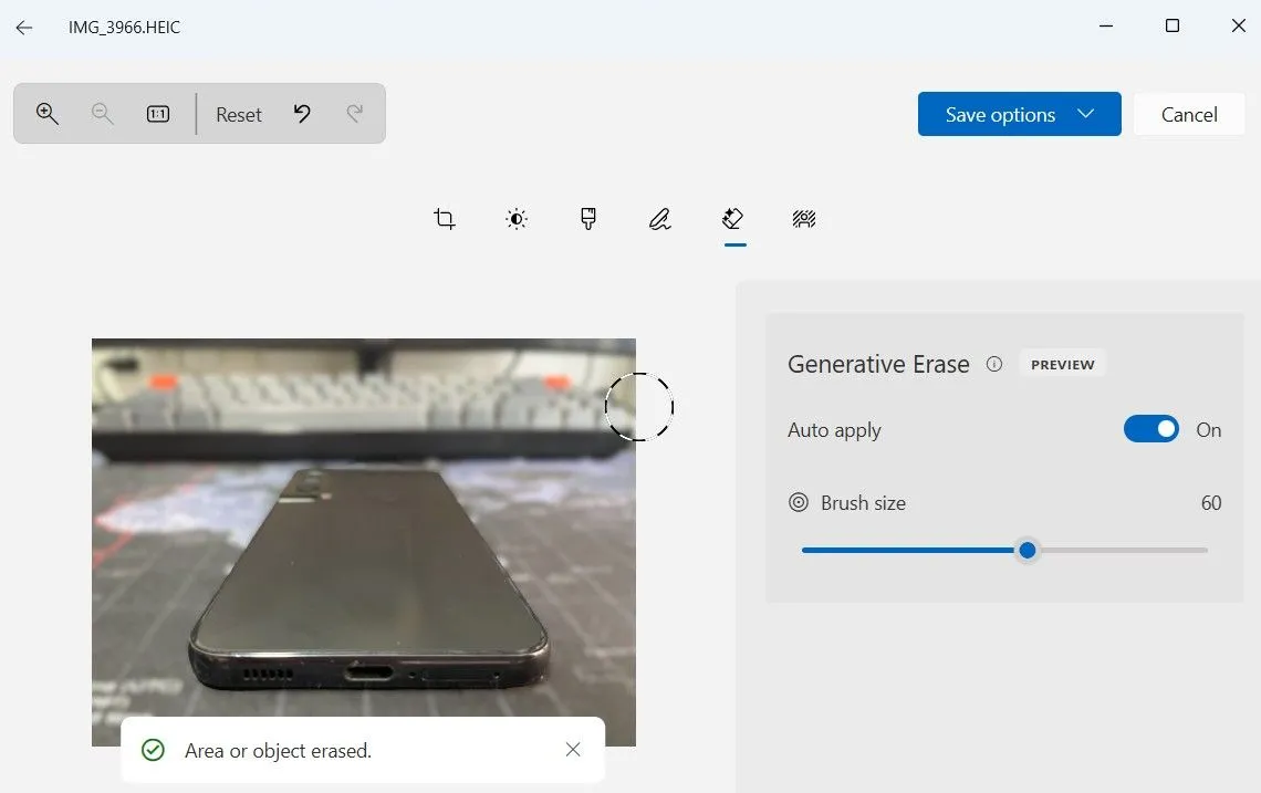 Công cụ xóa vật thể trong ứng dụng Ảnh Windows 11
