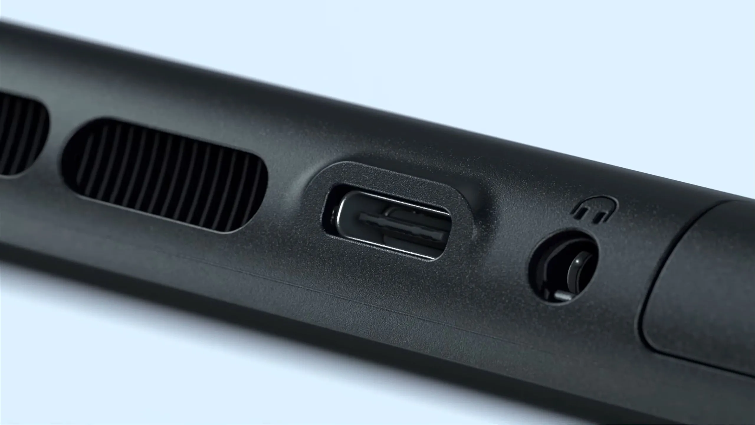Cổng USB-C thứ hai tiện lợi ở cạnh trên của Nintendo Switch 2