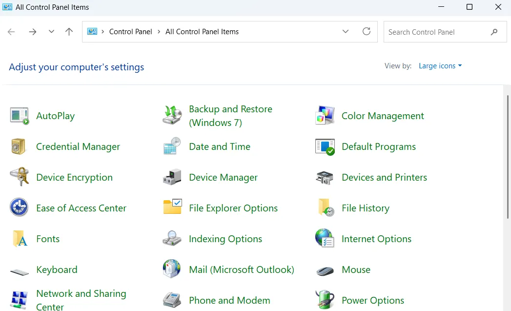Cửa sổ Control Panel hiển thị tất cả các mục cài đặt trong Windows 11.