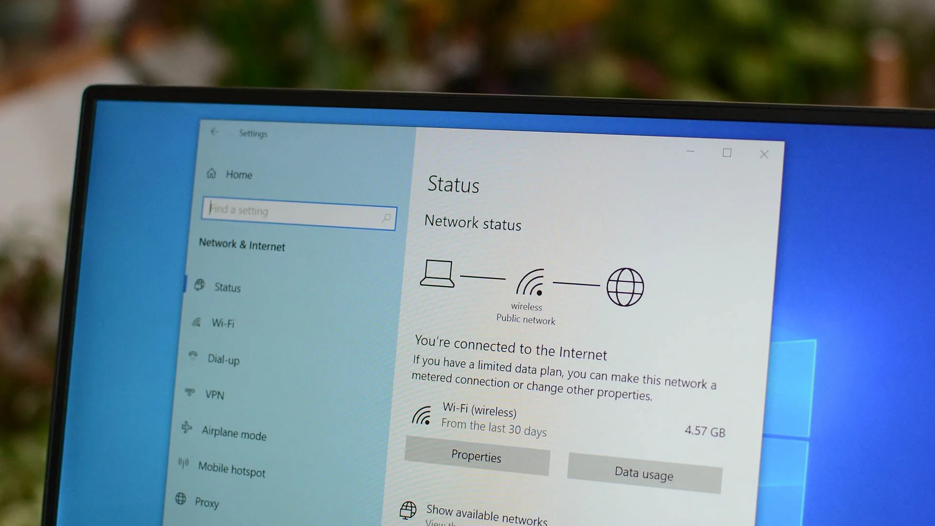 Cửa sổ thuộc tính trạng thái mạng trong cài đặt Windows, minh họa cài đặt kết nối mạng.