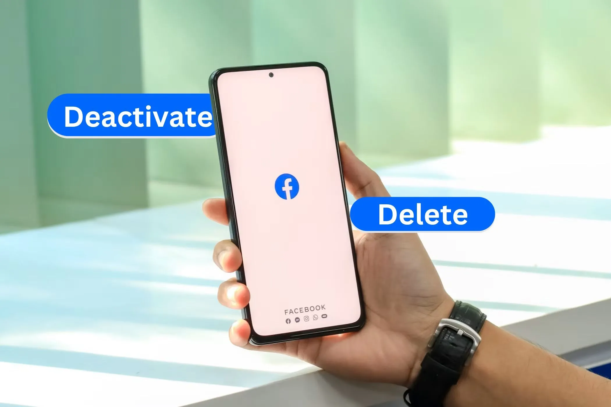 Điện thoại hiển thị ứng dụng Facebook với tùy chọn vô hiệu hóa và xóa tài khoản, thể hiện quá trình gỡ bỏ dữ liệu cá nhân