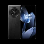 Điện thoại OnePlus 13 màu đen sang trọng trên nền tối