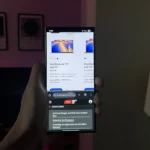 Điện thoại Samsung Galaxy S24 Ultra hiển thị chế độ chia đôi màn hình với Google Chrome và Samsung Internet