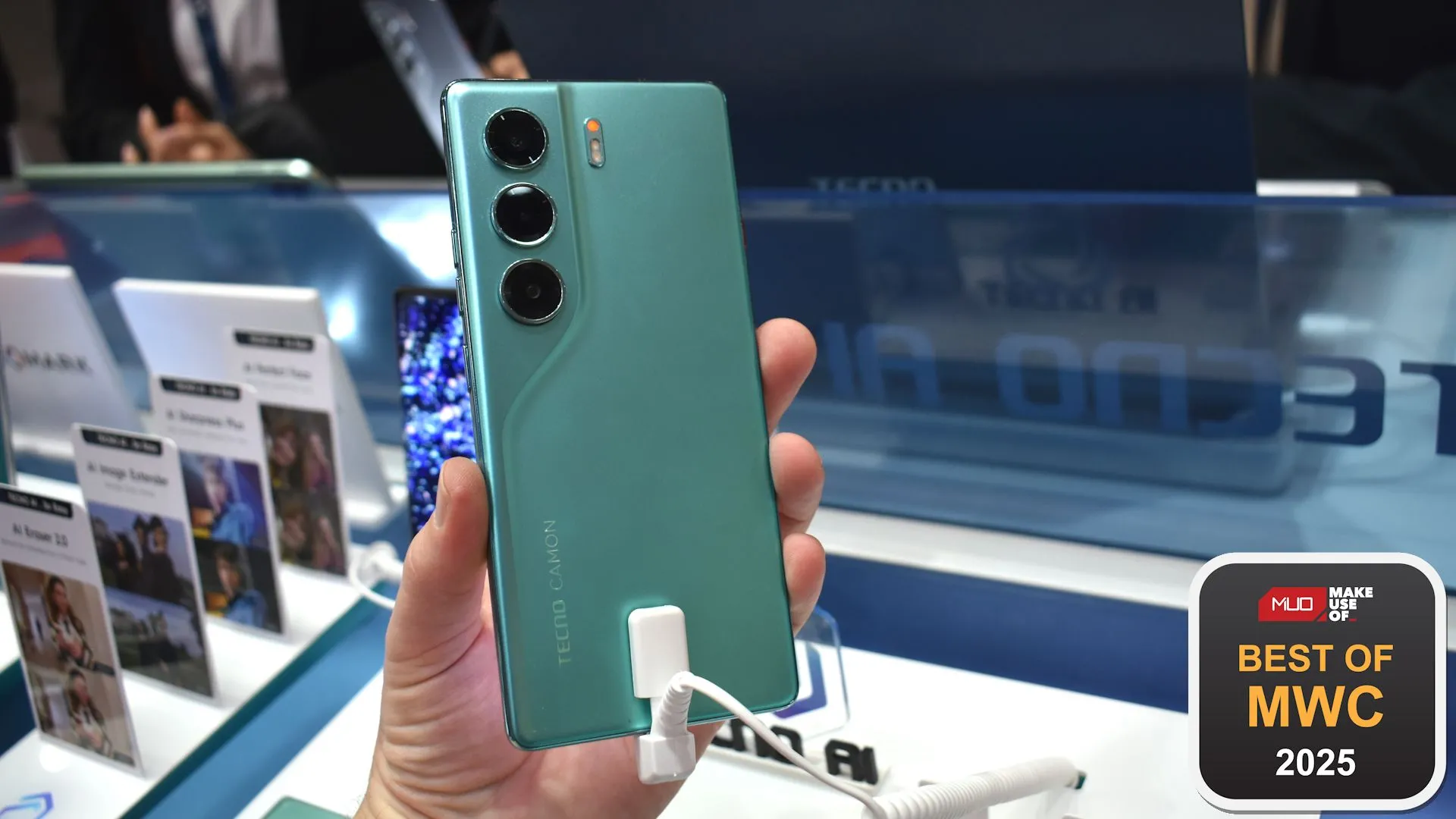 Điện thoại thông minh Tecno Camon 40 Pro 5G nhận giải thưởng tại MWC 2025, nổi bật với khả năng chụp ảnh chuyên nghiệp.