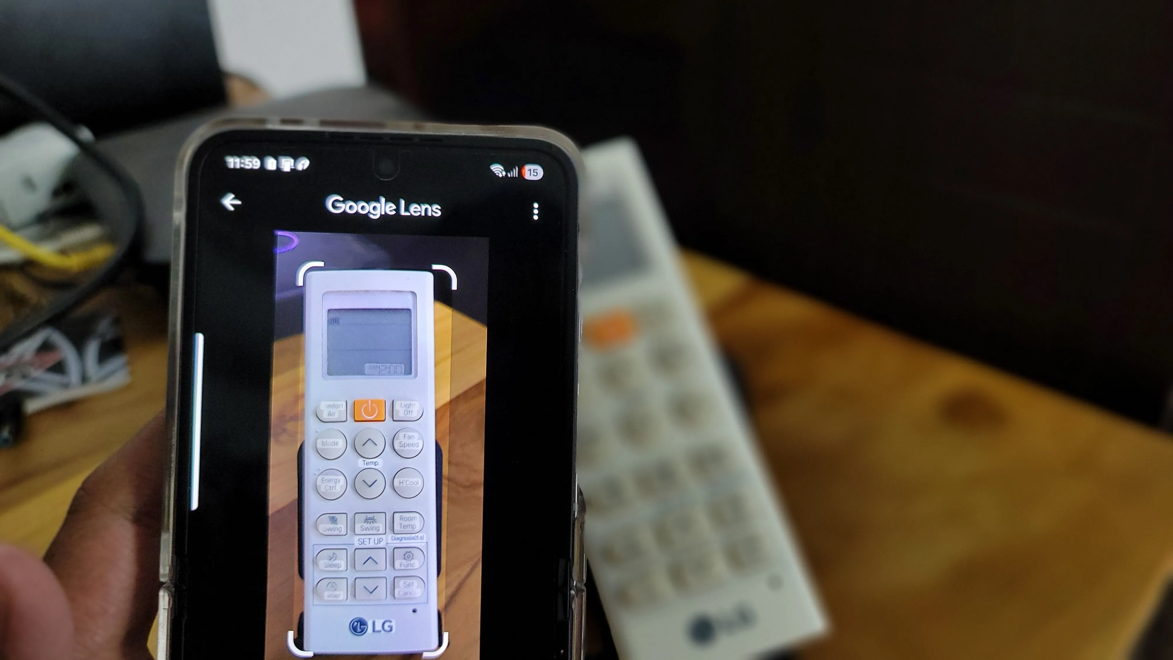 Điều khiển điều hòa được quét qua ứng dụng Google Lens để tìm hướng dẫn sử dụng