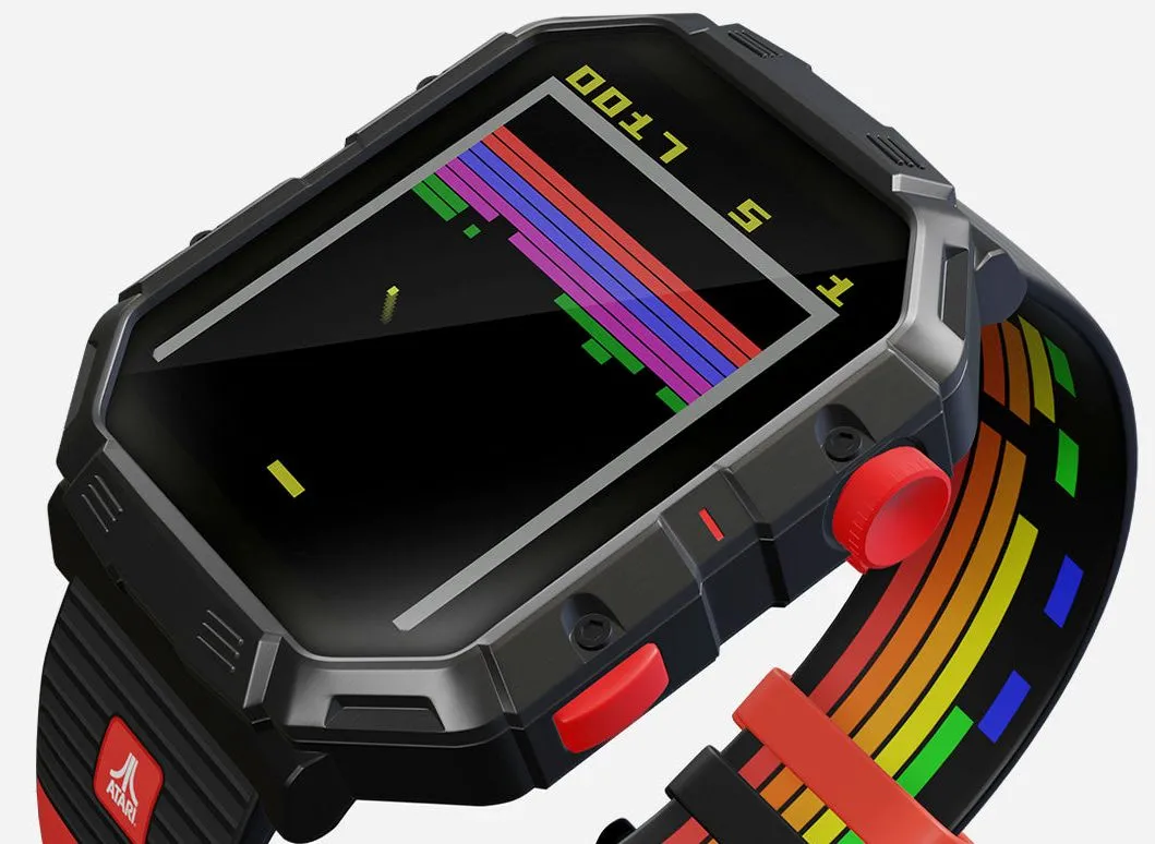 Đồng hồ Atari 2600 My Play Watch hiển thị game trên màn hình TFT 2.02 inch