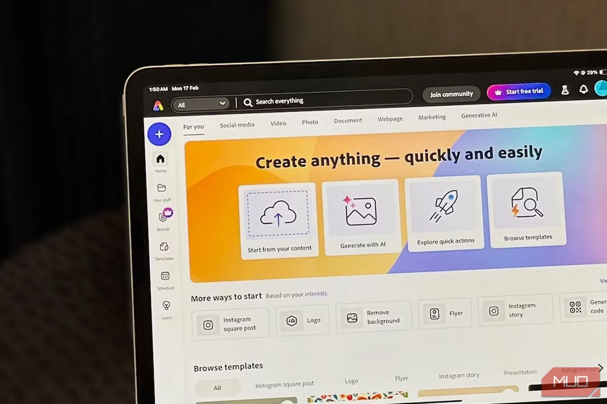 Giao diện Adobe Express trên iPad