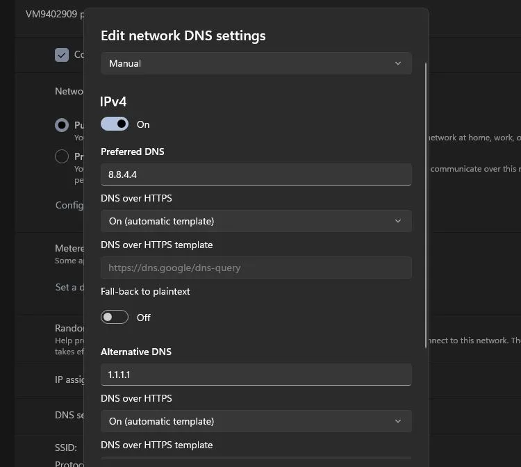 Giao diện cài đặt DNS trên Windows 11, hiển thị tùy chọn cấu hình thủ công địa chỉ IP cho máy chủ DNS ưu tiên và máy chủ DNS thay thế