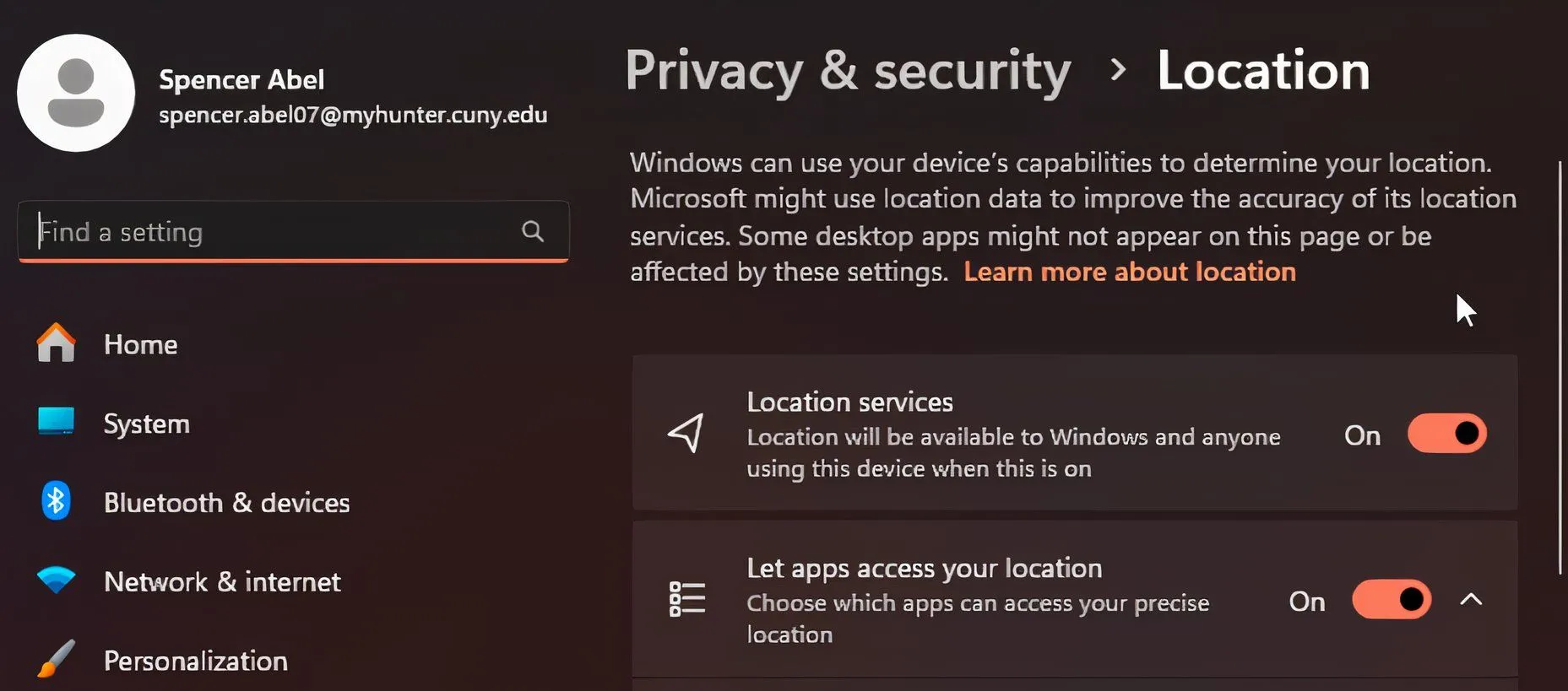 Giao diện cài đặt Vị trí trong Windows, cho phép người dùng bật/tắt dịch vụ định vị và quản lý quyền truy cập vị trí của từng ứng dụng.