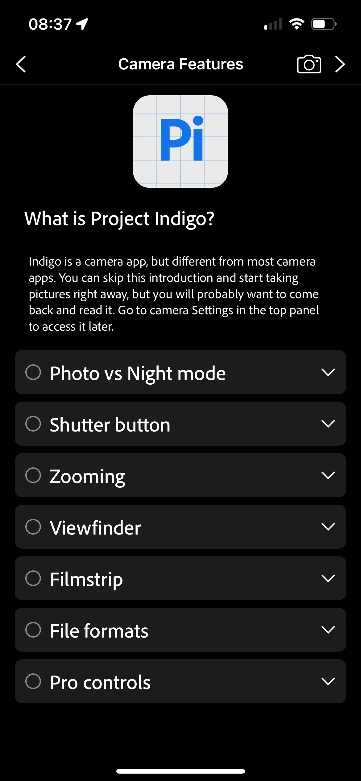 Giao diện chính của ứng dụng Adobe Project Indigo trên iPhone, hiển thị thư viện ảnh đã chụp và các tùy chọn nhanh, tạo trải nghiệm người dùng thân thiện.