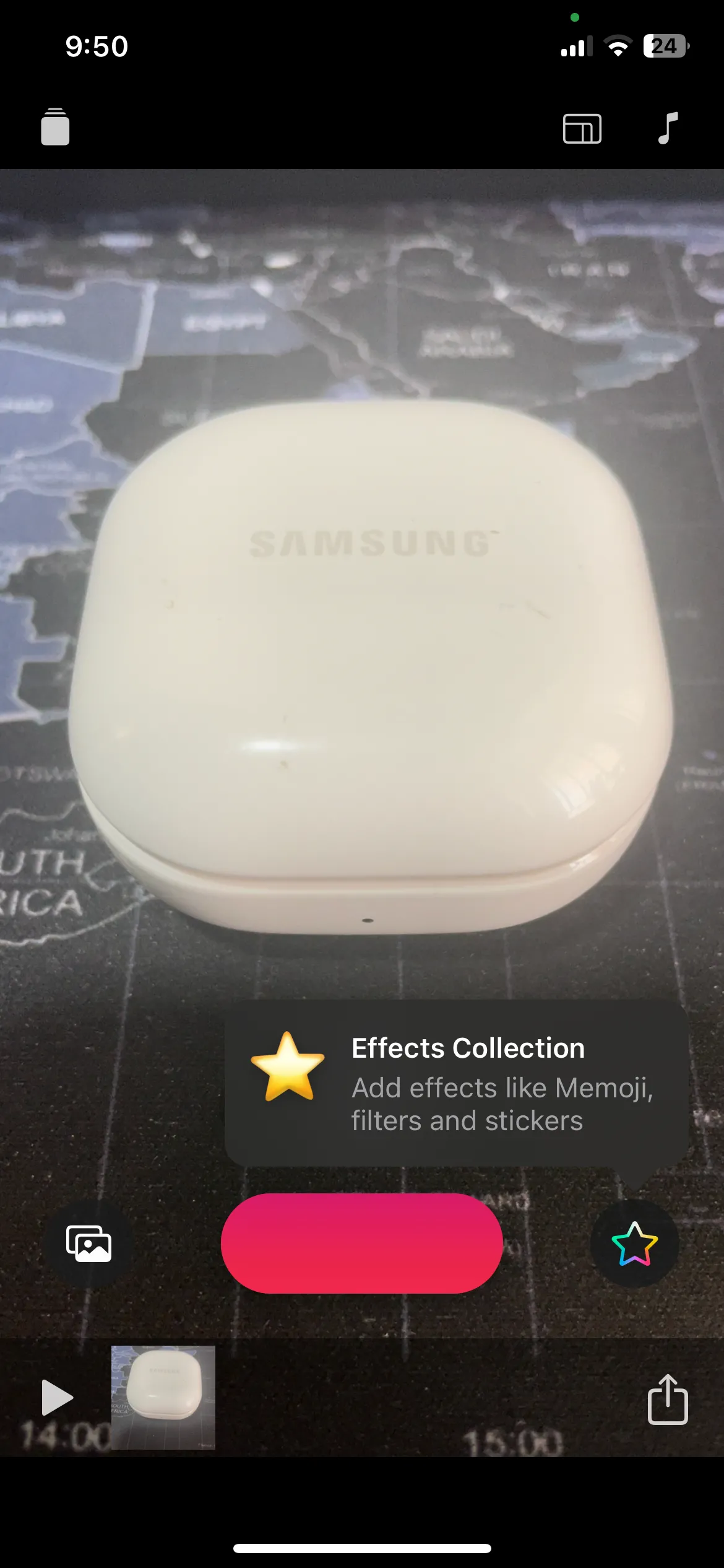 Giao diện chính của ứng dụng Clips trên iPhone, sẵn sàng để bắt đầu quay và chỉnh sửa video ngắn.