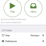 Giao diện chính ứng dụng Speaking Email hiển thị danh sách email và nút phát.