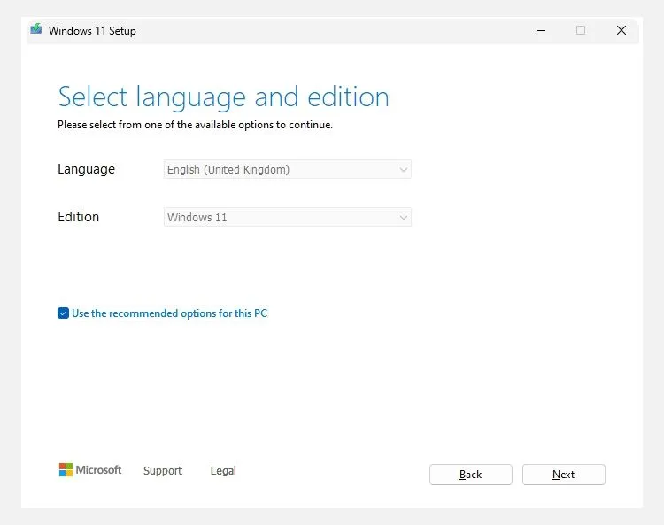 Giao diện công cụ tạo cài đặt Windows 11 Media Creation Tool