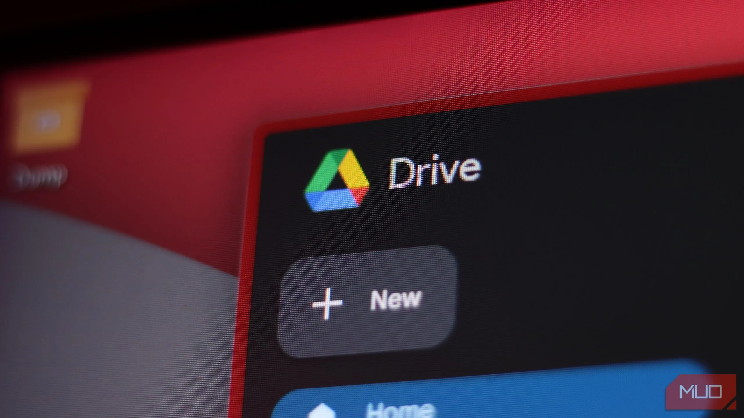 Giao diện Google Drive đang mở trên trình duyệt, thể hiện khả năng lưu trữ và tổ chức dữ liệu hiệu quả, vượt trội so với iCloud.
