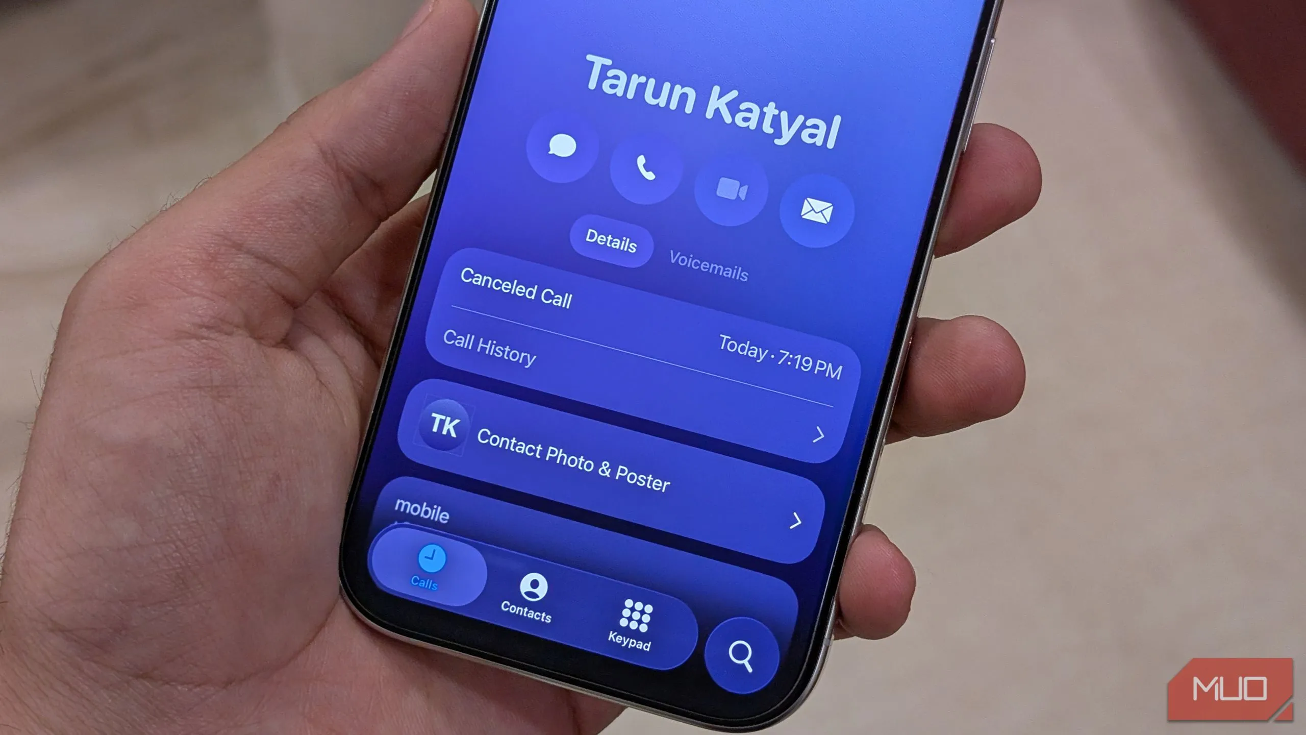 Giao diện hiển thị lịch sử cuộc gọi chi tiết của một liên hệ cụ thể trên iPhone chạy iOS 26