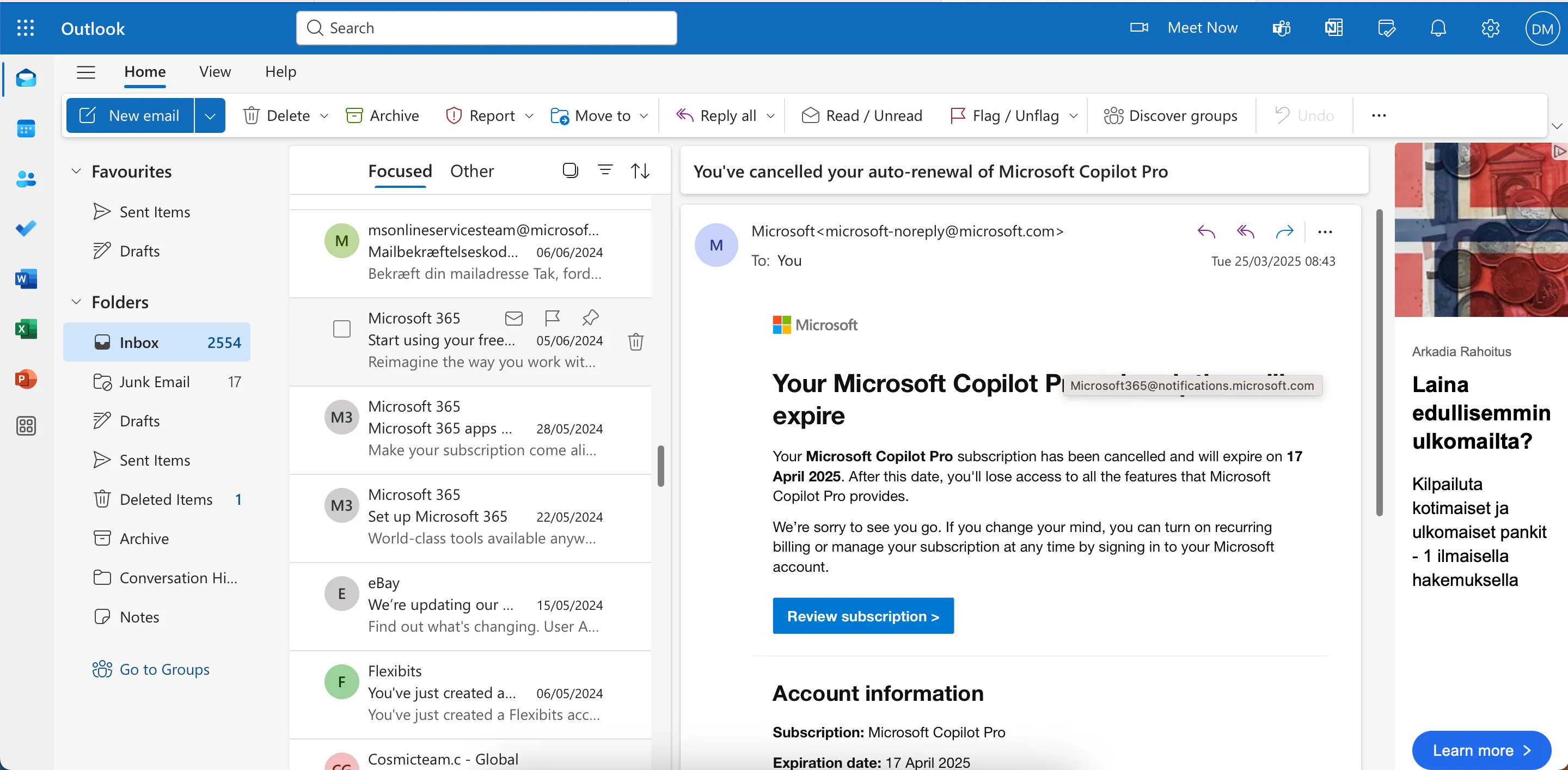 Giao diện hộp thư đến Outlook với nhiều tính năng và nút bấm