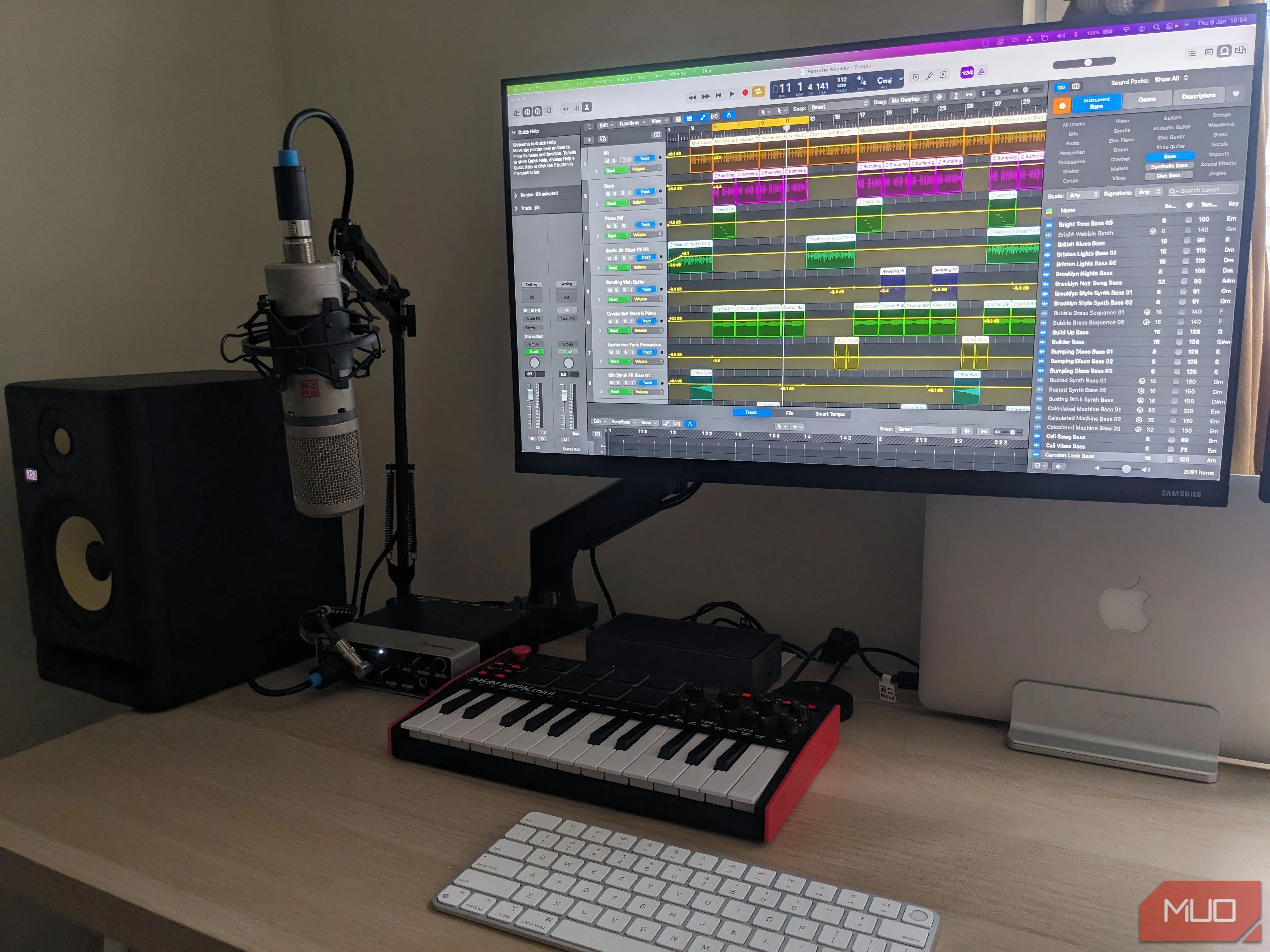 Giao diện phần mềm Logic Pro X trong trạm làm việc âm thanh kỹ thuật số (DAW)