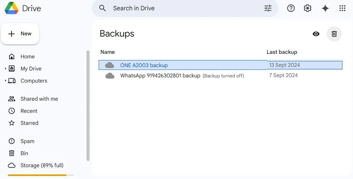 Giao diện quản lý các bản sao lưu điện thoại trên Google Drive, cho phép người dùng xóa các bản sao lưu cũ không cần thiết để giải phóng dung lượng.