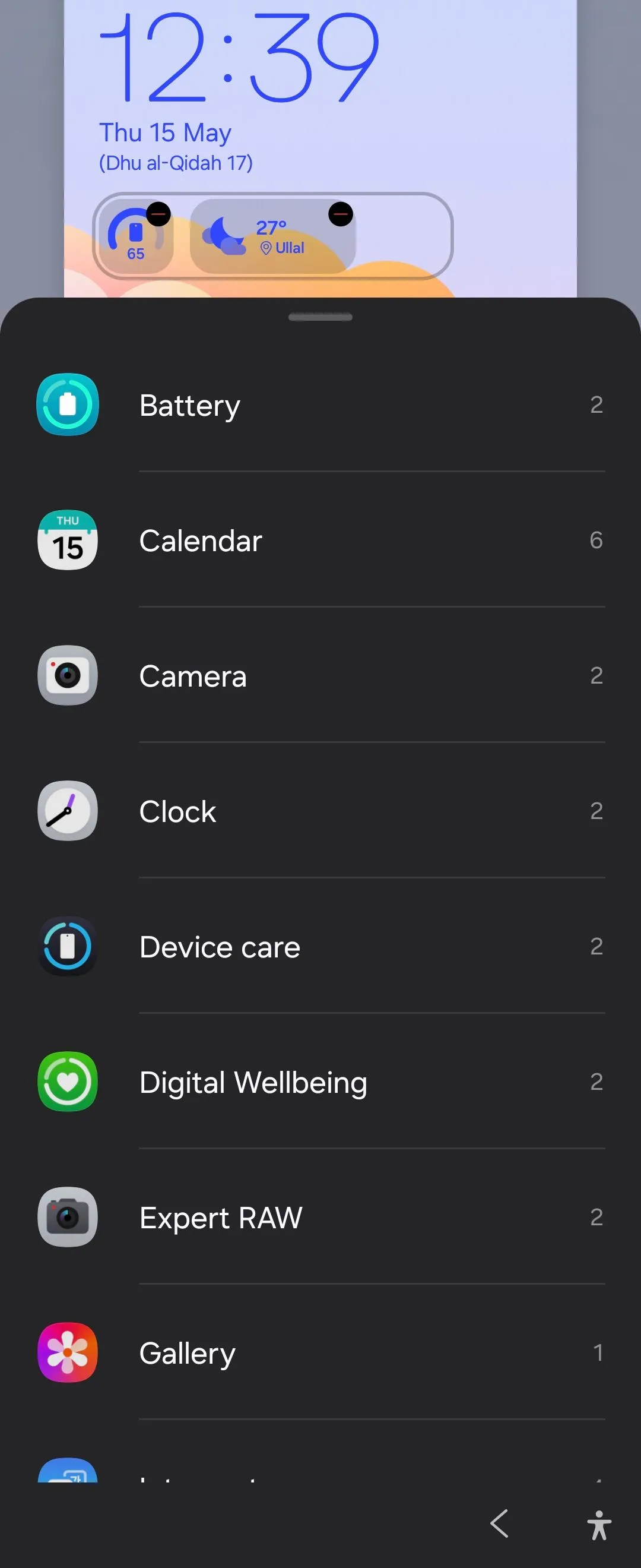 Giao diện thêm Mini Widget trên màn hình khóa Samsung Galaxy Z Flip 6 sau cập nhật One UI 7