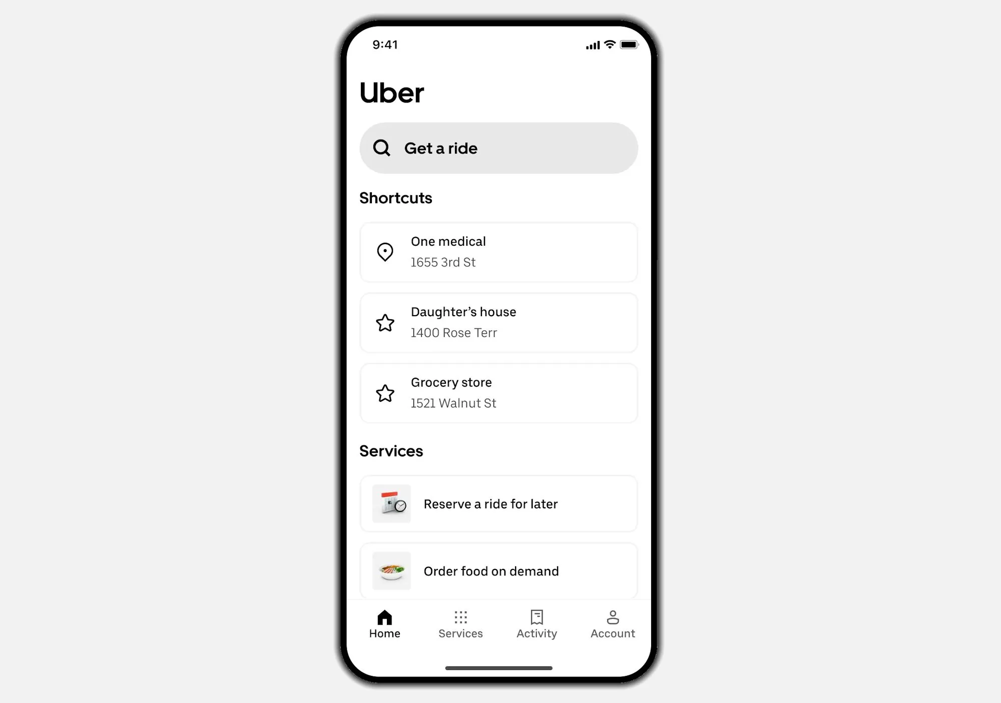 Giao diện Uber đơn giản hóa với chữ lớn và ít nút hơn, giúp người cao tuổi dễ dàng sử dụng ứng dụng gọi xe.