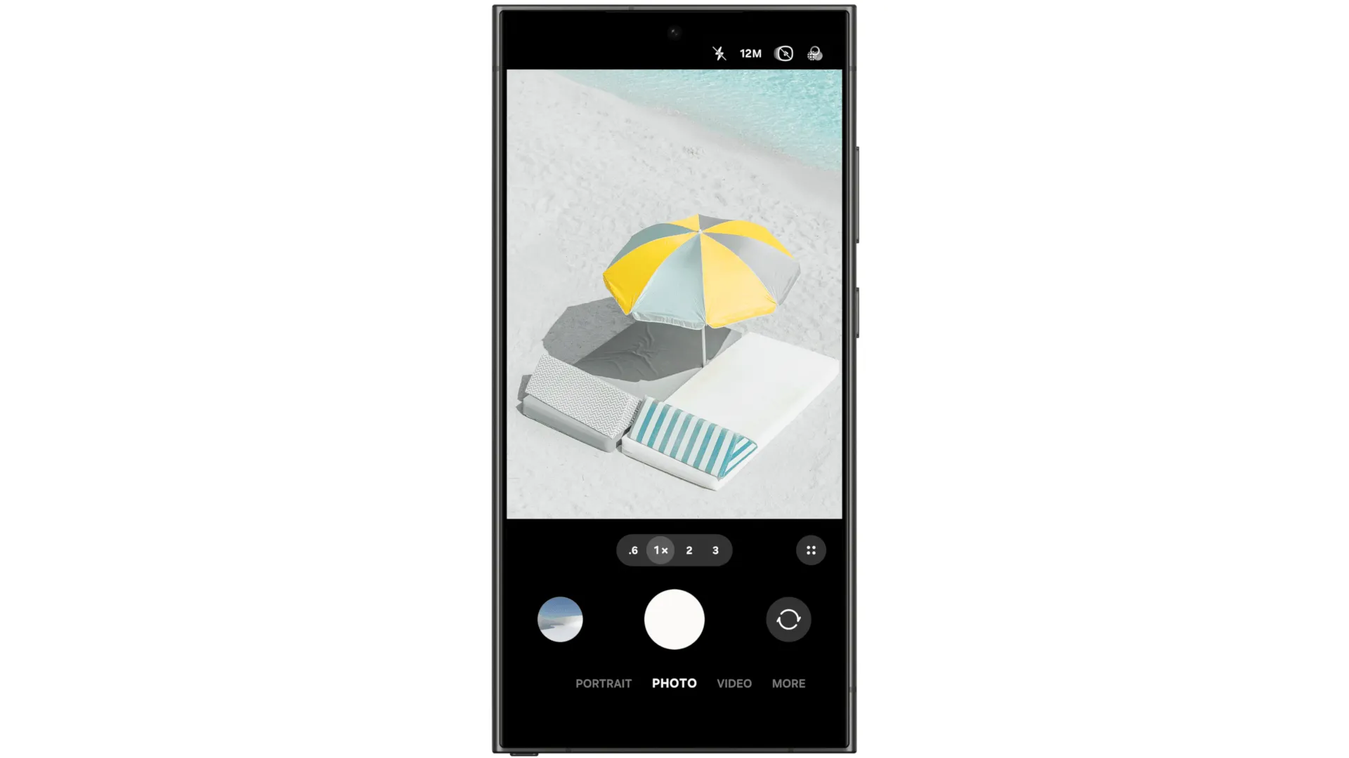 Giao diện ứng dụng Camera được cải tiến trong One UI 7 với các điều khiển mới