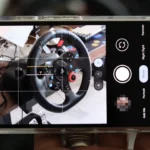 Giao diện ứng dụng Google Camera đang mở trên điện thoại Pixel 9a, minh họa tính năng chụp ảnh nâng cao.