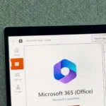 Giao diện ứng dụng Microsoft 365 trên Microsoft Store, hiển thị biểu tượng các ứng dụng Word, Excel và PowerPoint.