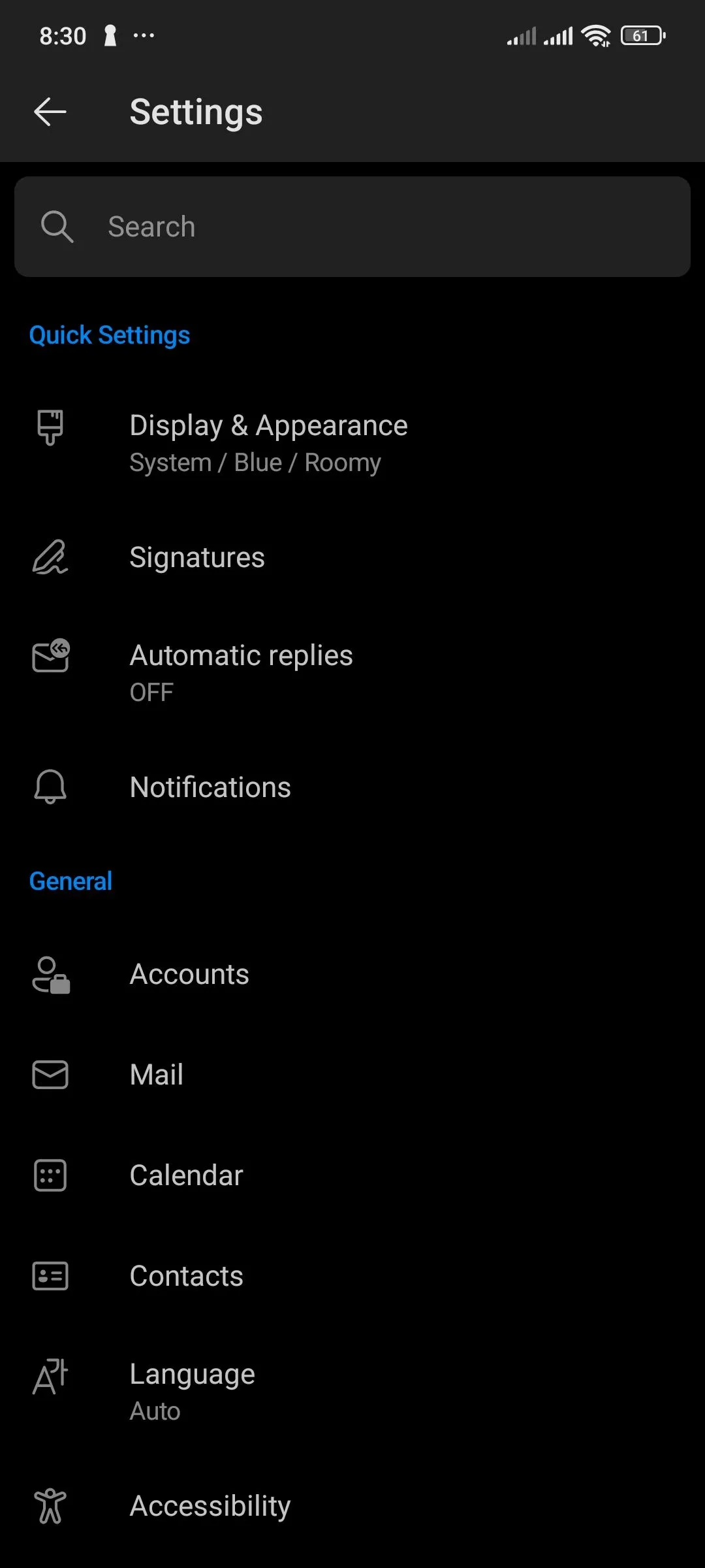 Giao diện ứng dụng Outlook trên Android hiển thị tùy chọn 'Tài khoản' để người dùng thiết lập các cài đặt liên quan đến email.
