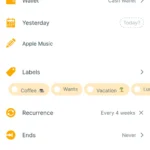 Giao diện ứng dụng quản lý chi tiêu Spendee trên iOS hiển thị các khoản mục chi phí được sắp xếp khoa học