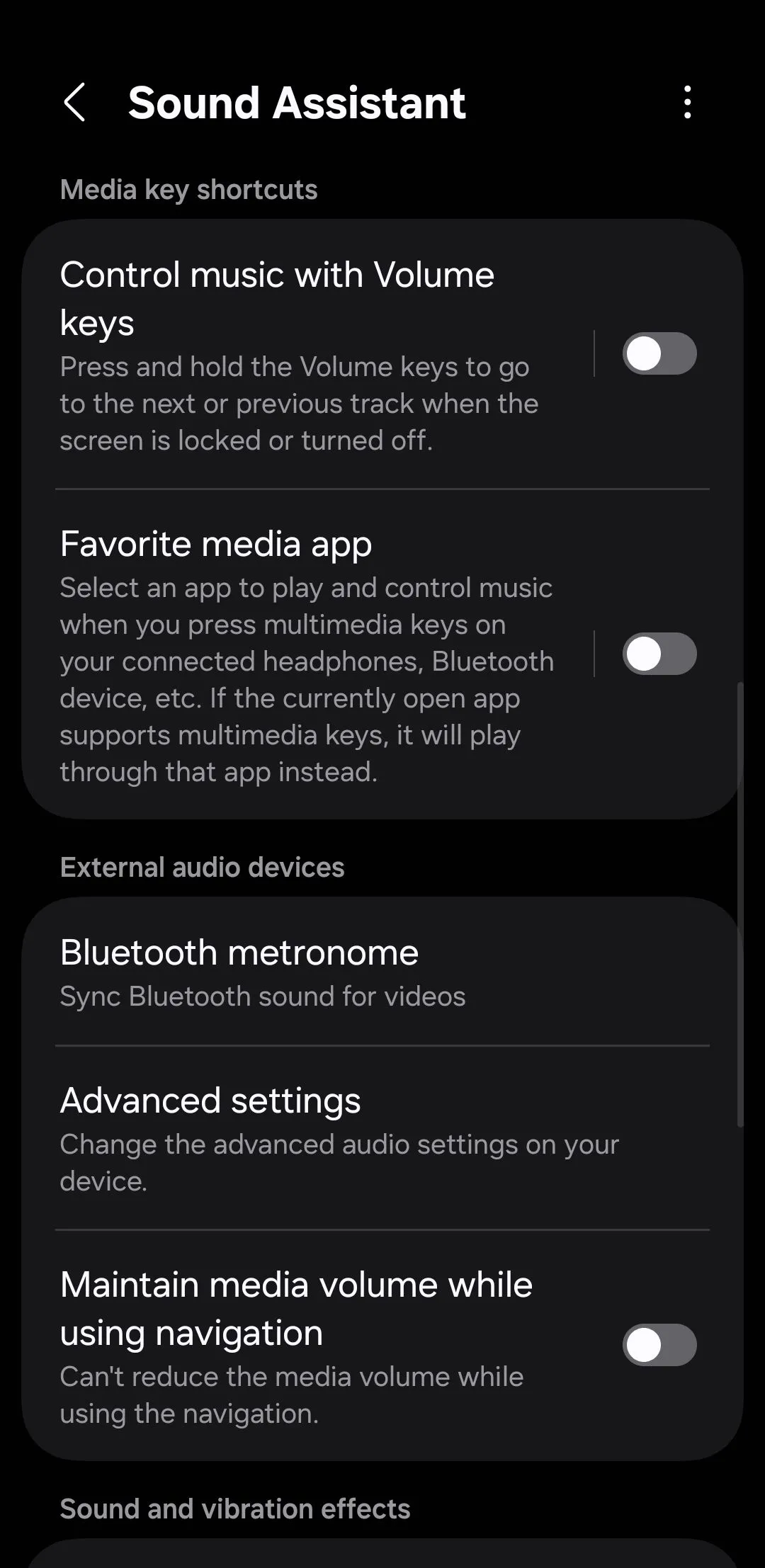 Giao diện ứng dụng Sound Assistant trên điện thoại Samsung, hiển thị tùy chọn 'Điều khiển nhạc bằng phím âm lượng' (Control music with Volume keys).