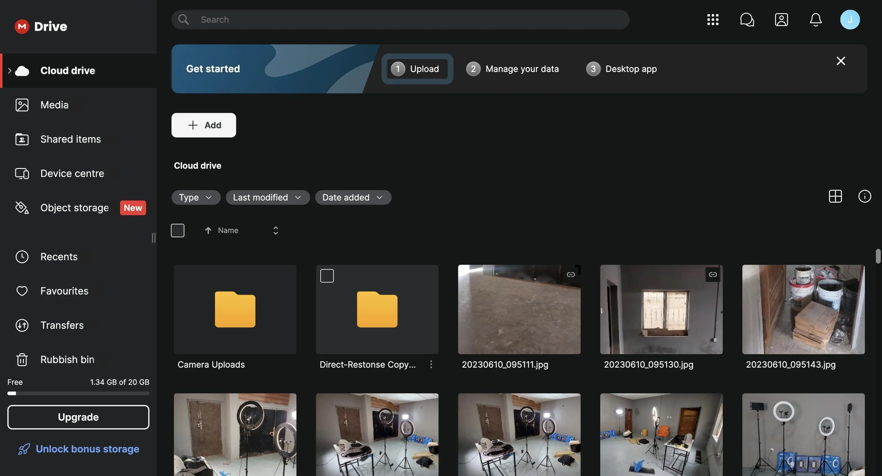 Giao diện web của Mega hiển thị các tệp đã tải lên, minh họa tính năng quản lý và truy cập dữ liệu dễ dàng.