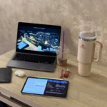 Học sinh xem video "Study With Me" để duy trì sự tập trung học tập