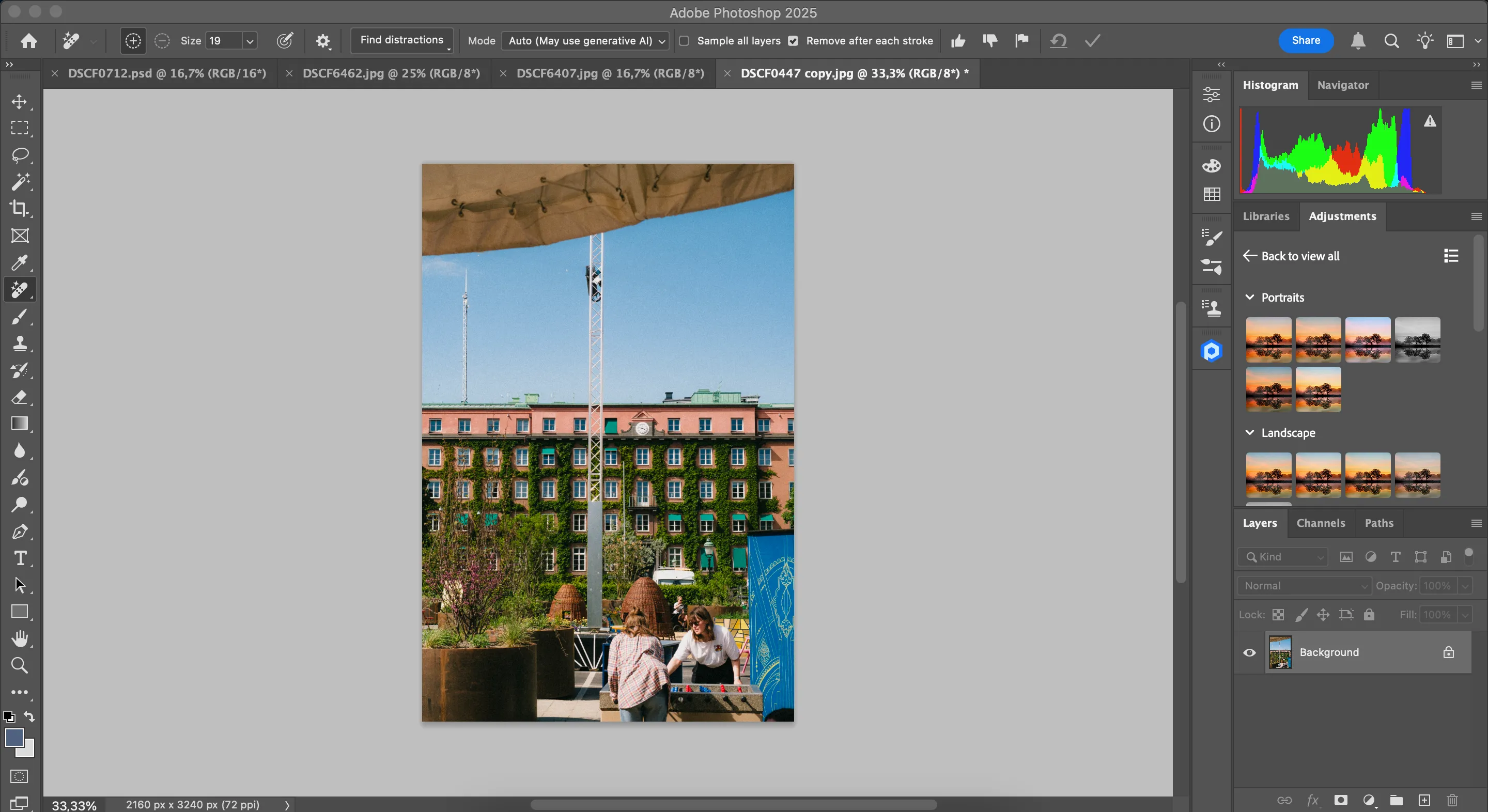 Kết quả sau khi sử dụng tính năng xóa vật thể một chạm trên Photoshop, một đoạn dây cáp đã được loại bỏ