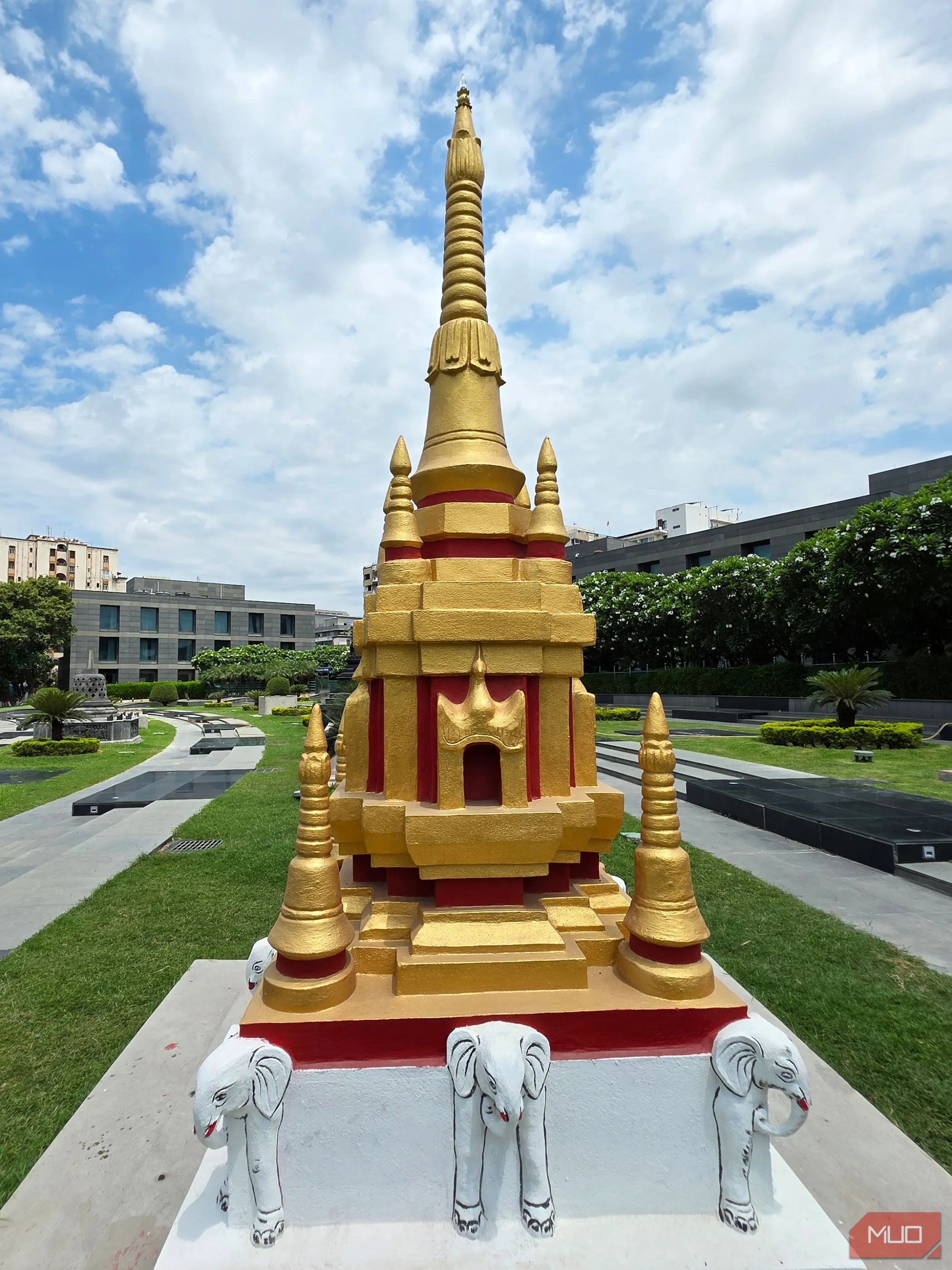 Khung hình dọc cho chủ thể cao bằng ống kính góc siêu rộng trên điện thoại