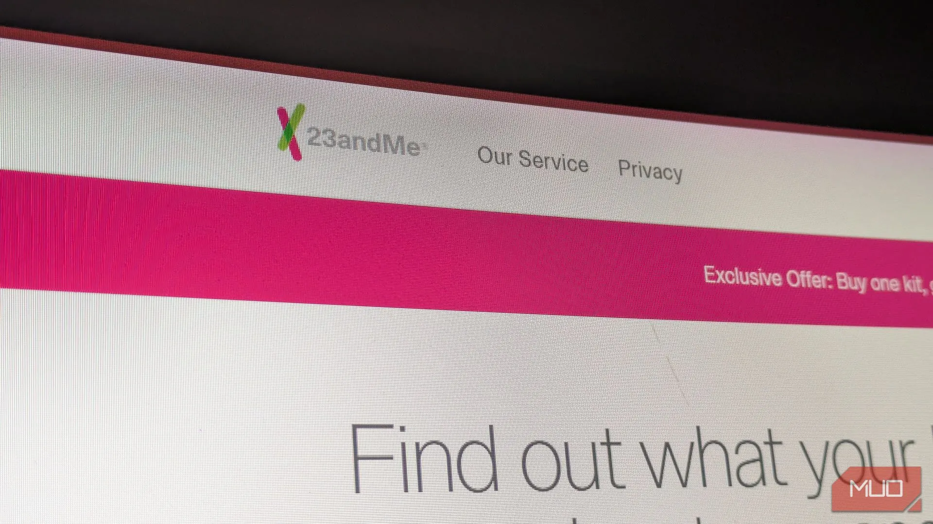 Logo 23andMe trên website chính thức, đại diện cho dịch vụ phân tích DNA bị rò rỉ dữ liệu.
