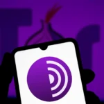 Logo Tor Browser trên nền màu tím đặc trưng, biểu tượng của sự ẩn danh và bảo mật trực tuyến.