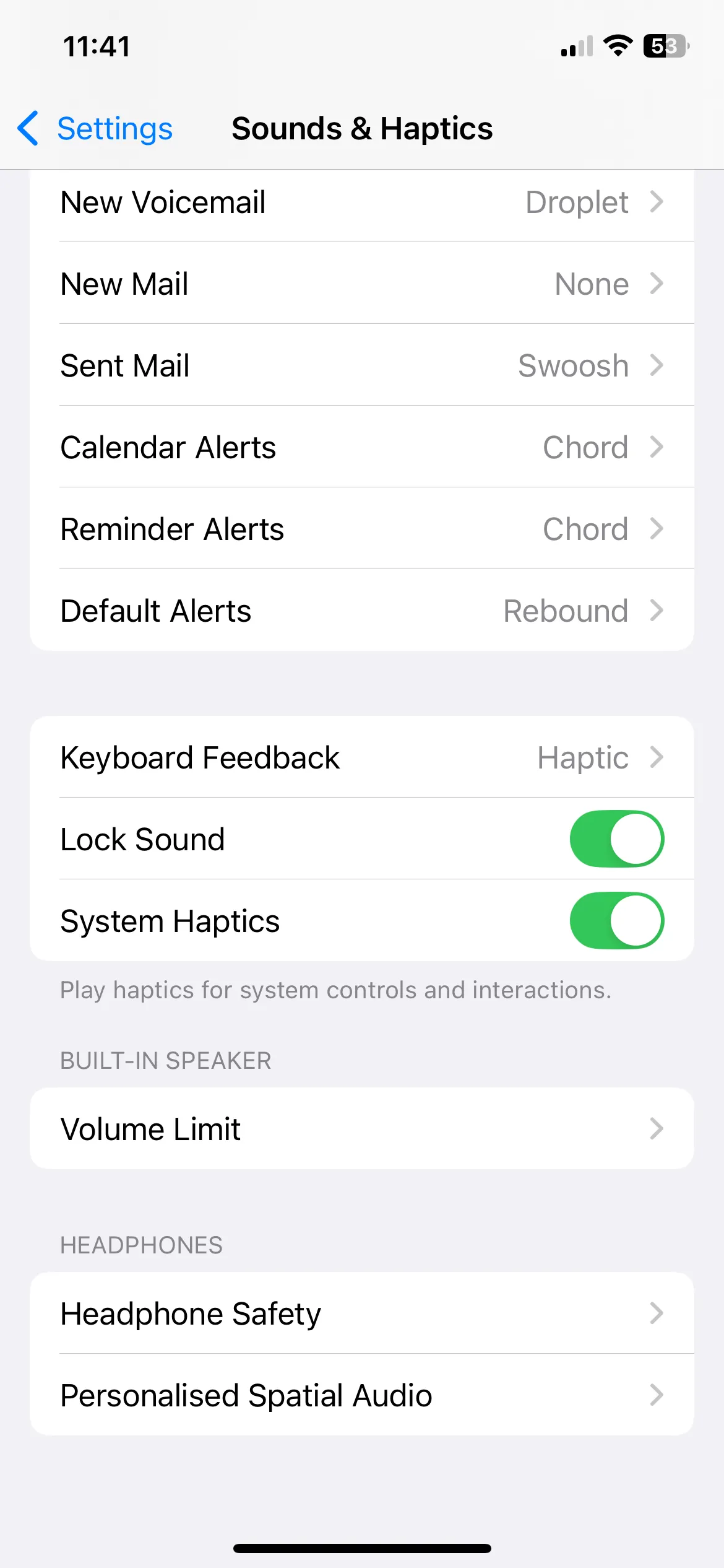 Màn hình Âm thanh &amp; Cảm ứng trong Cài đặt iPhone