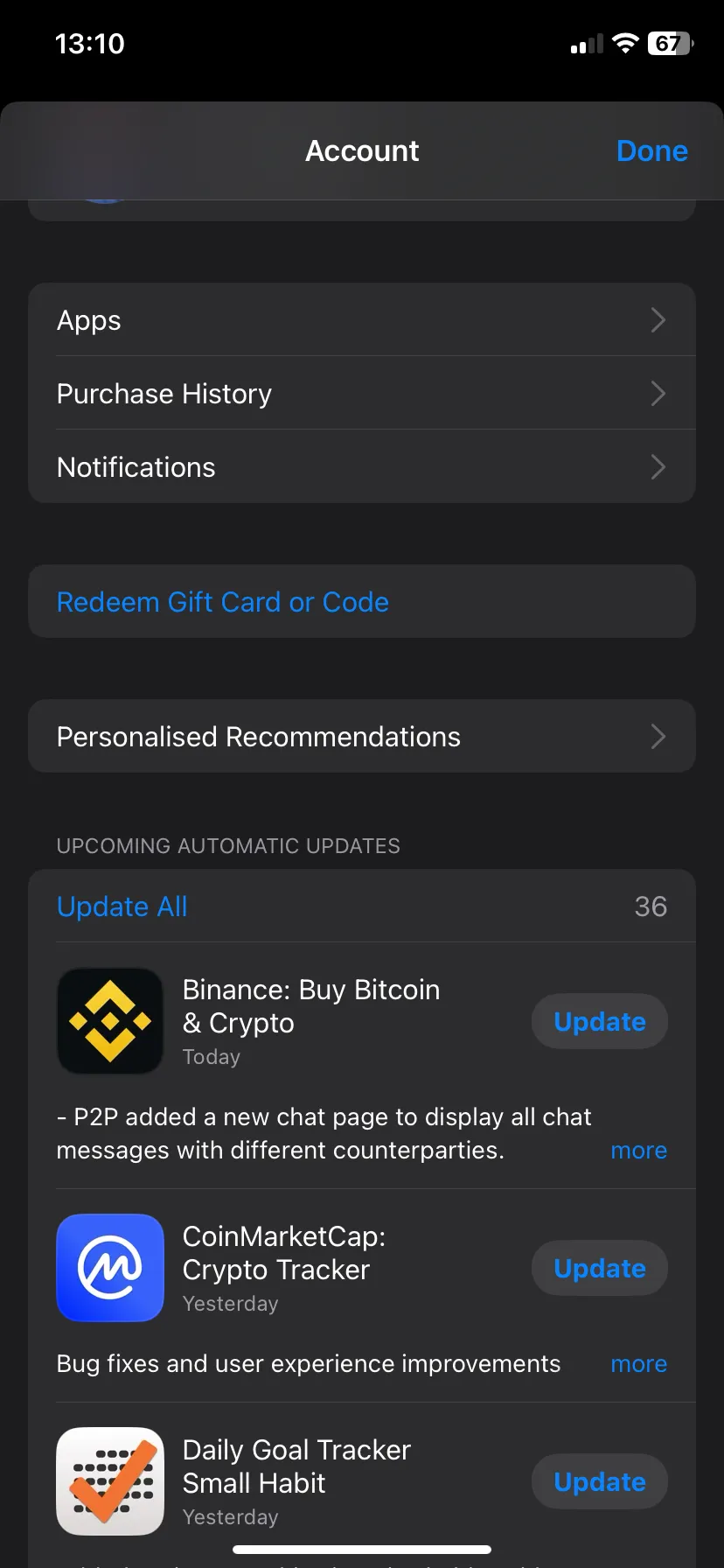 Màn hình App Store trên iPhone hiển thị danh sách các ứng dụng có bản cập nhật đang chờ xử lý.