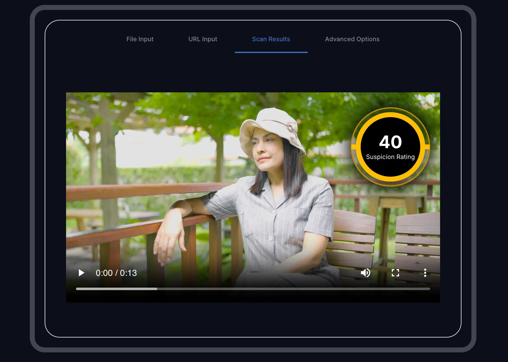 Màn hình Attestiv.Video thể hiện mức độ nghi ngờ kỹ thuật (Technical Suspicion Rating) của video.