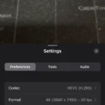 Màn hình cài đặt chi tiết của ứng dụng Final Cut Camera trên iPhone, hiển thị các tùy chọn như cân bằng trắng, ISO và tốc độ màn trập.